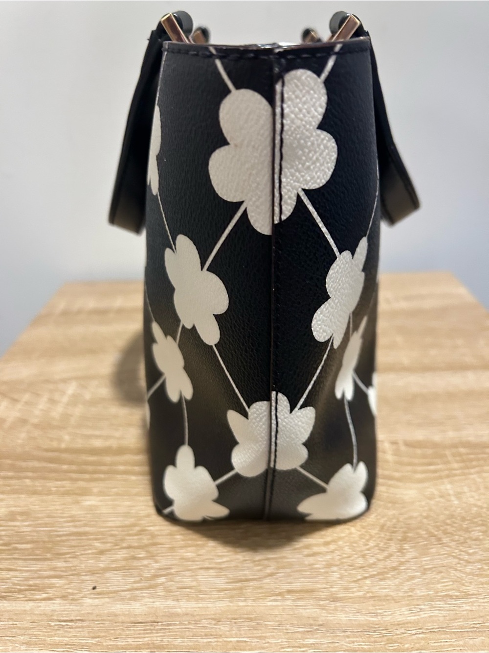 kate spade Black & White Floral Chain-Link Tote Grant Street Juno Vinyl - Picture 6 of 11